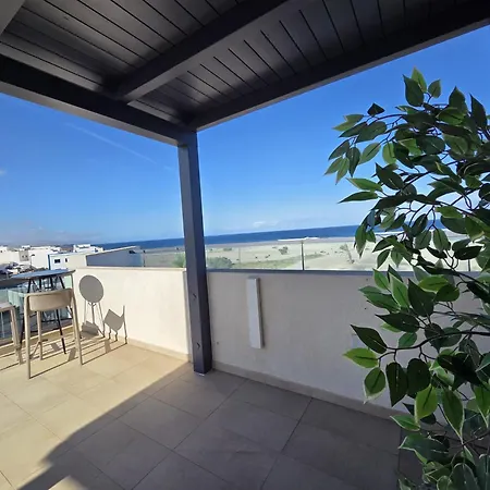 Terraza Privada, Vistas Al Mar Y Piscina Comunitaria